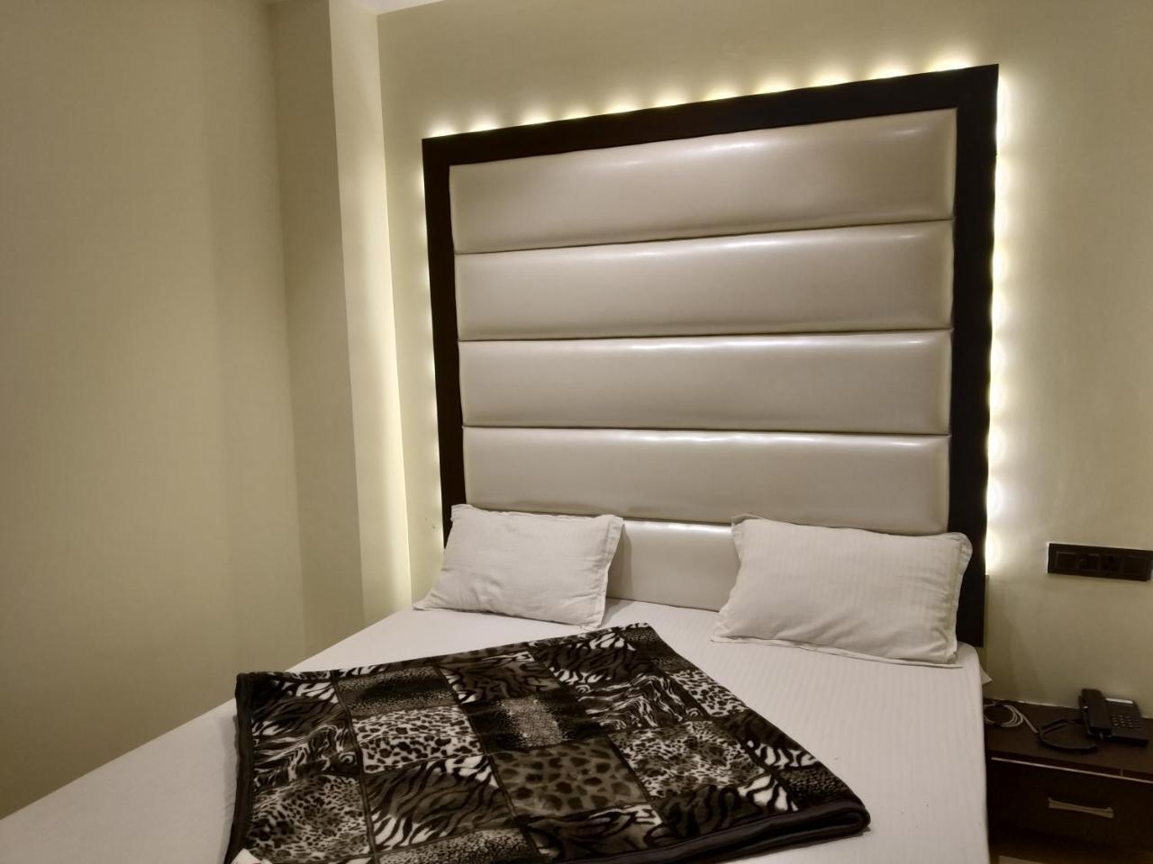 Hotel Star Inn Gangānagar Buitenkant foto
