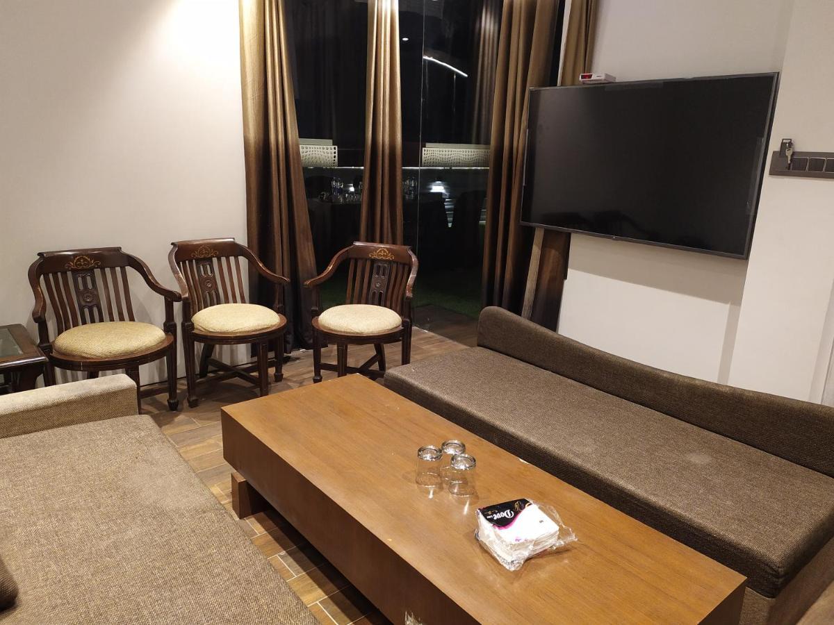 Hotel Star Inn Gangānagar Buitenkant foto